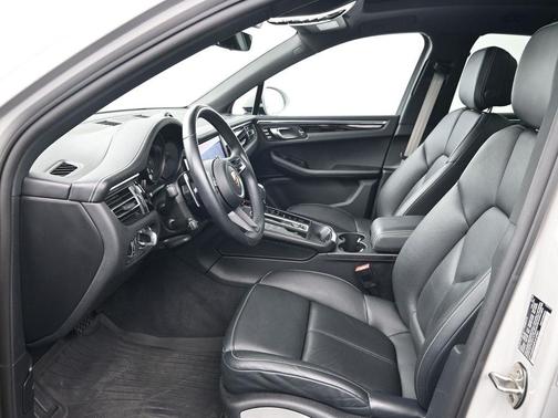 2023 Porsche Macan 