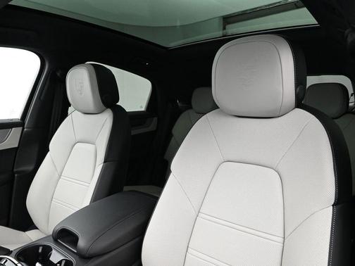 2026 Porsche Cayenne Base