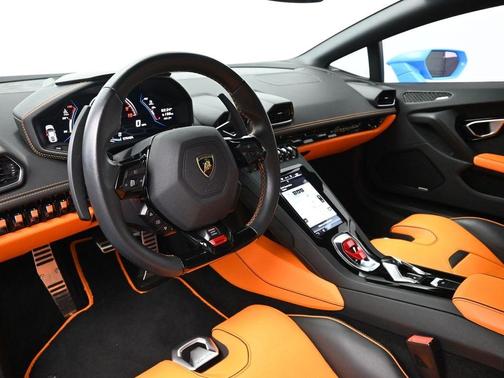 2022 Lamborghini Huracan EVO Base