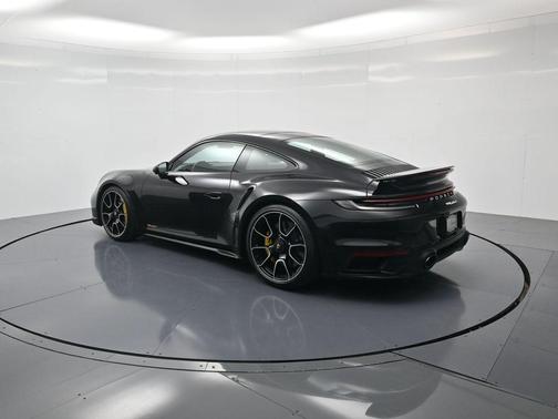 2022 Porsche 911 Turbo S