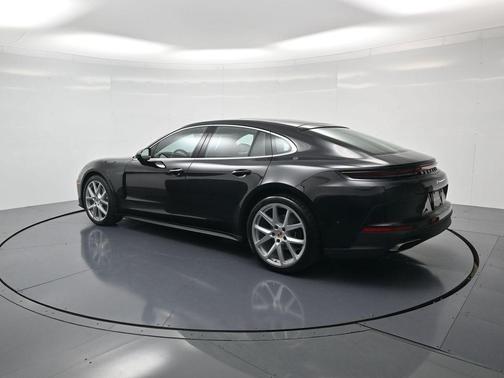 Jet Black 2026 Porsche Panamera 4