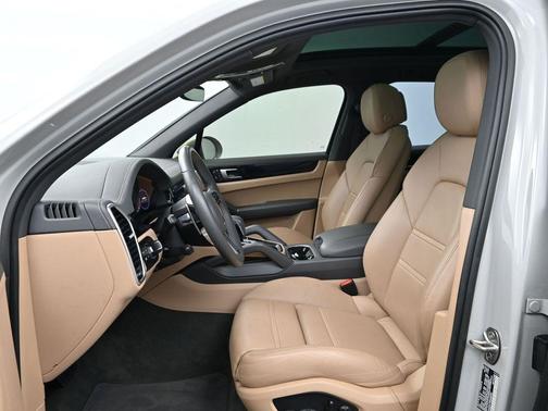 2022 Porsche Cayenne 
