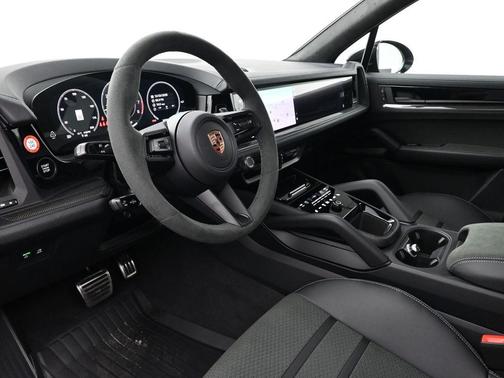 2026 Porsche Cayenne GTS