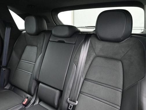 2026 Porsche Cayenne GTS