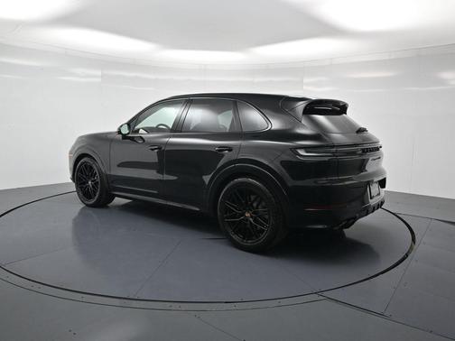 2026 Porsche Cayenne GTS