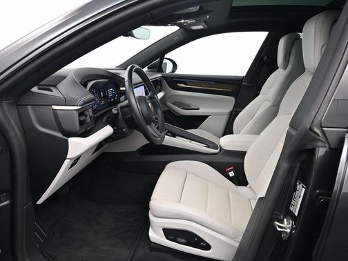 2024 Porsche Macan 4