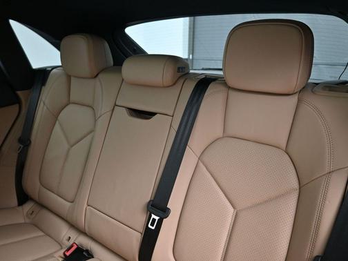 2023 Porsche Macan T