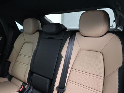 2025 Porsche Cayenne AWD