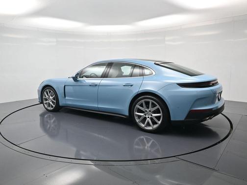 Frozen Blue 2026 Porsche Panamera Base