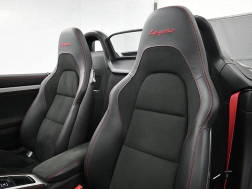 2022 Porsche 718 Spyder Base