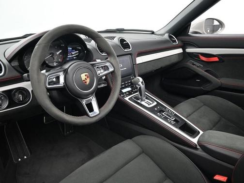 2022 Porsche 718 Spyder Base