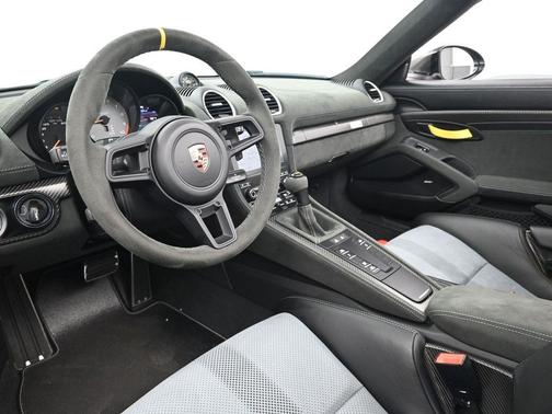 2025 Porsche 718 Spyder RS