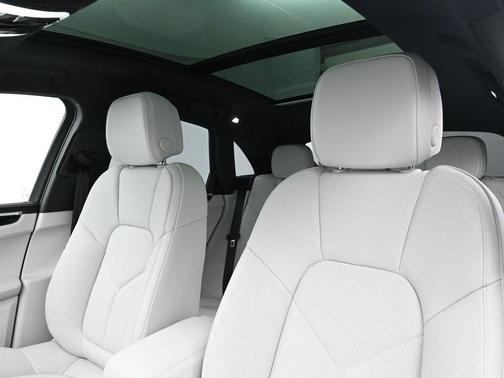 2026 Porsche Macan T