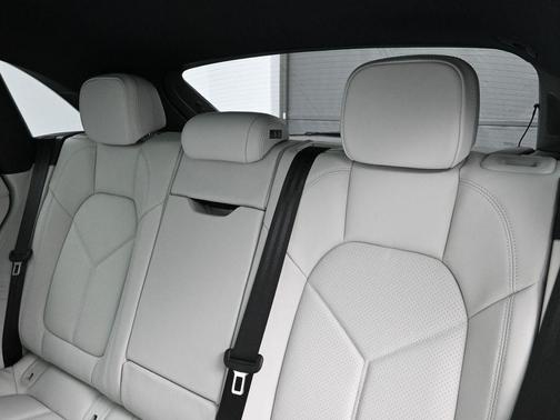 2026 Porsche Macan T