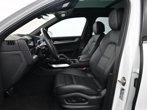 2025 Porsche Cayenne S