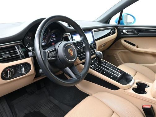 2022 Porsche Macan Base