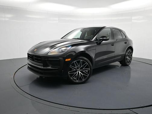 2026 Porsche Macan Base