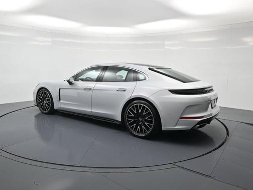 2025 Porsche Panamera Base