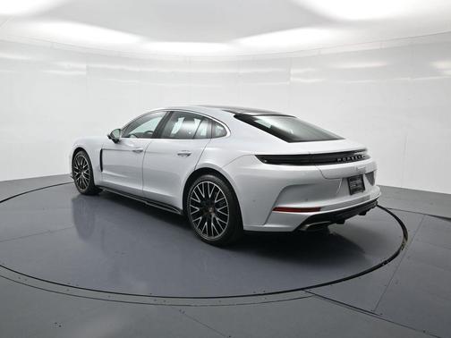 2025 Porsche Panamera Base