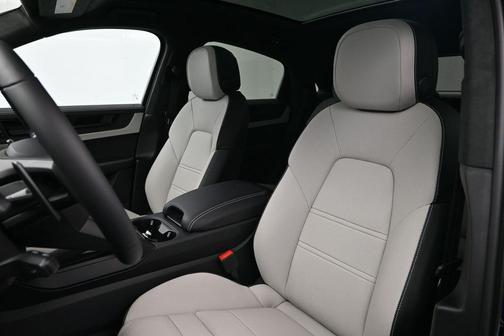 PAINT TO SAMPLE 2026 Porsche Cayenne GTS