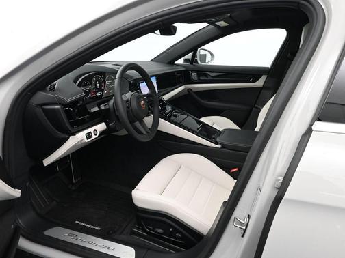 2026 Porsche Panamera Base