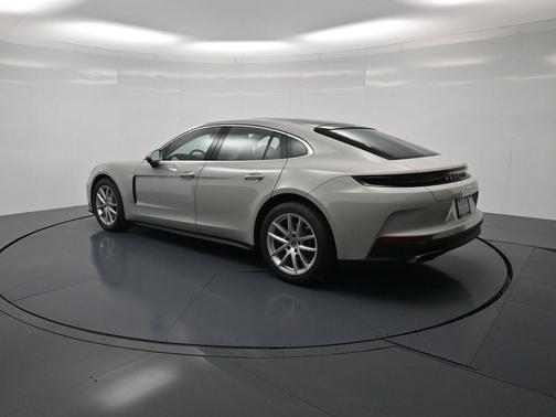2026 Porsche Panamera Base