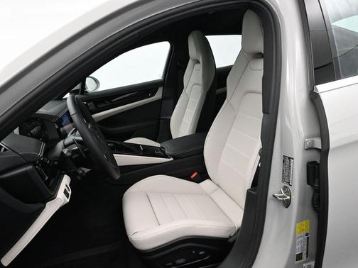 2026 Porsche Panamera Base