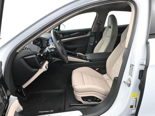 2026 Porsche Panamera Base