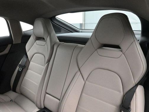 2026 Porsche Panamera Base