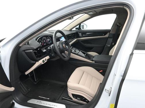 2026 Porsche Panamera Base