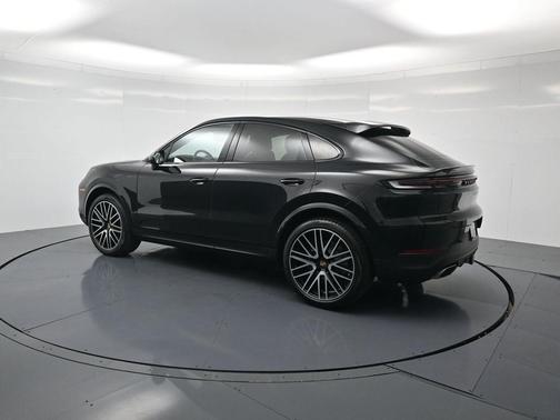 2025 Porsche Cayenne AWD