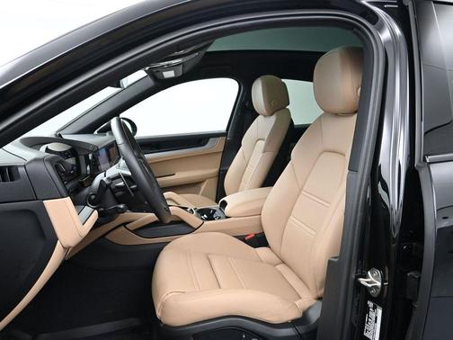 2025 Porsche Cayenne AWD