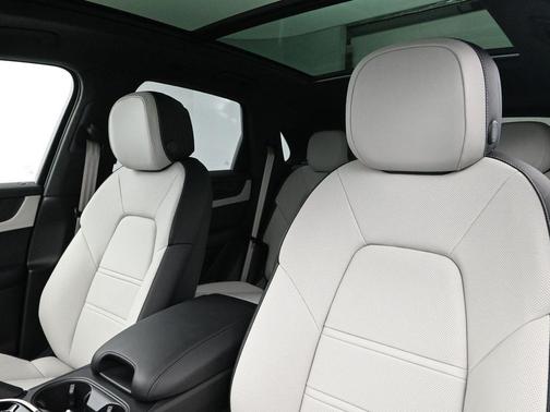 2026 Porsche Cayenne GTS