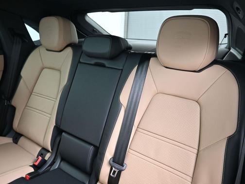 2026 Porsche Cayenne AWD