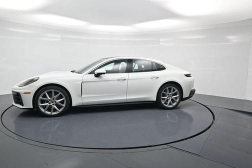 2026 Porsche Panamera Base