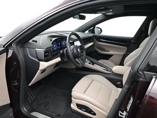 2025 Porsche Macan 4