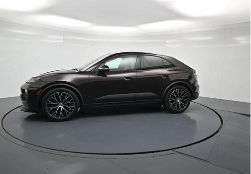 2025 Porsche Macan 4