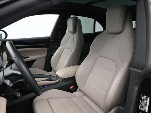 2025 Porsche Macan 4