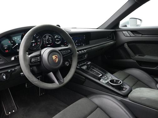 2022 Porsche 911 Carrera GTS