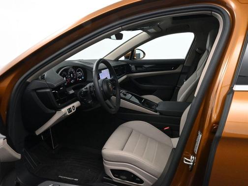 2025 Porsche Panamera 4