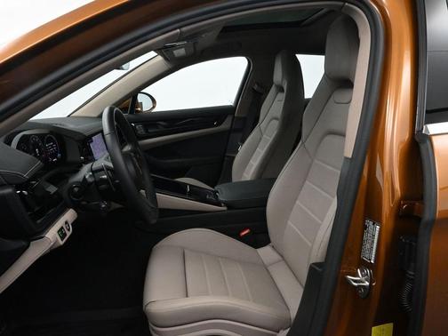 2025 Porsche Panamera 4