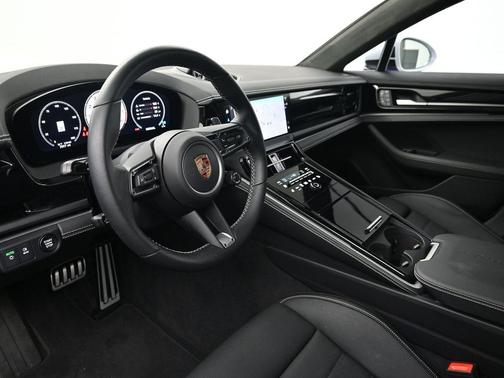 2024 Porsche Panamera 4