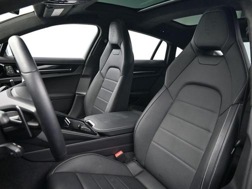 2024 Porsche Panamera 4