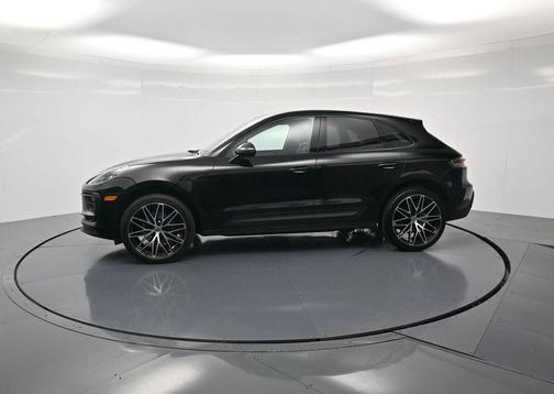 2022 Porsche Macan Base