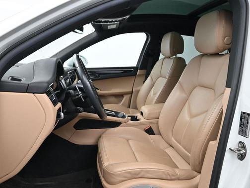 2022 Porsche Macan Base