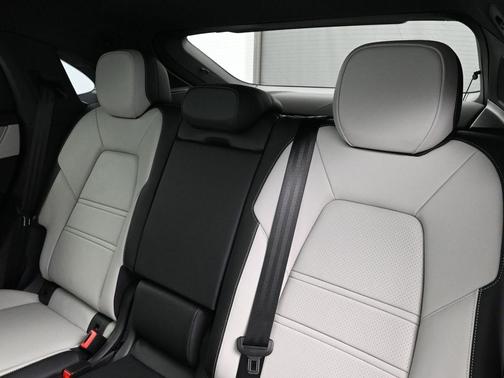 2026 Porsche Cayenne AWD