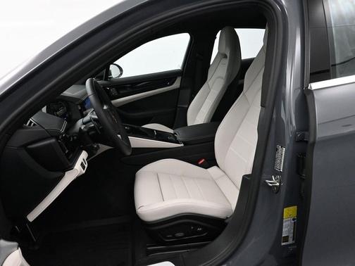 2026 Porsche Panamera Base