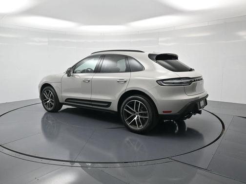 2026 Porsche Macan 