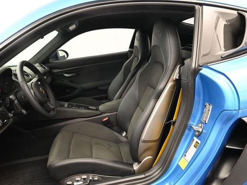 2025 Porsche 718 Cayman GT4 RS