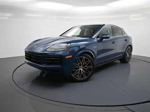 Montego Blue Metallic 2026 Porsche Cayenne S